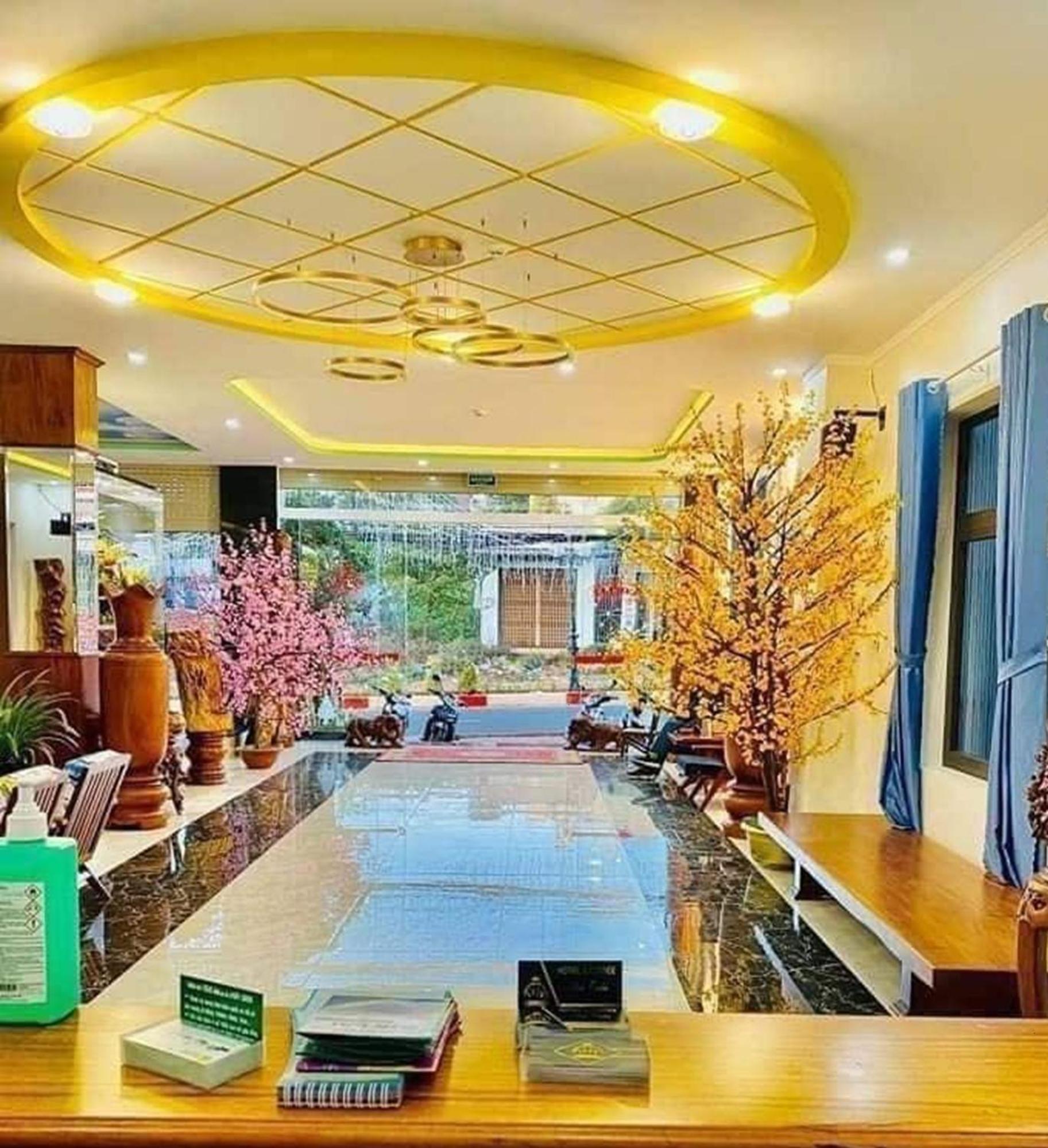 Anh Tuan Hotel & Coffee - Pleiku, Gia Lai Exterior foto